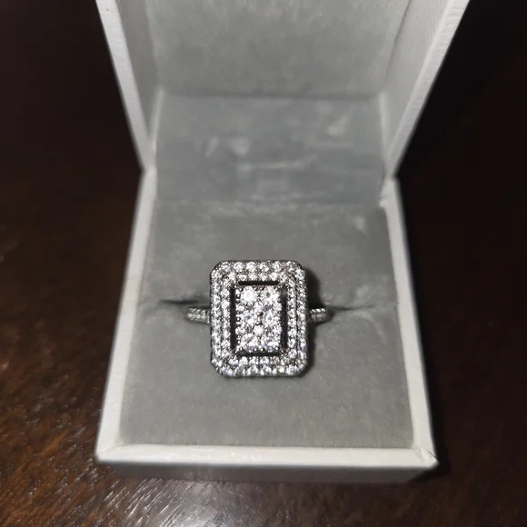 Silver Ring - Picture 1 of 2